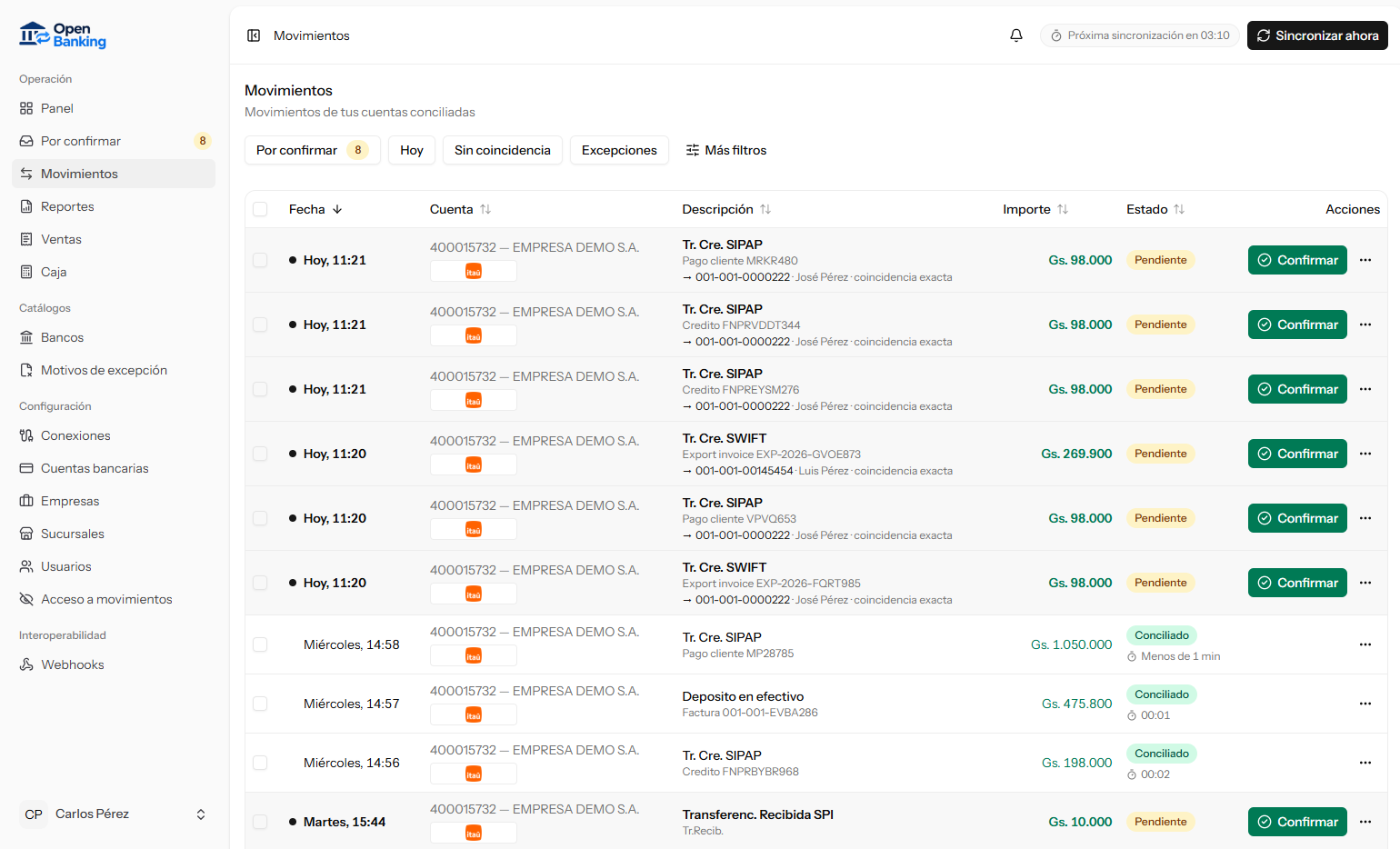 La bandeja de Movimientos de Open Banking: transferencias recibidas en cuentas de Itaú, cada una con su importe en guaraníes, su estado —Pendiente o Conciliado— y la factura que le coincide exacto propuesta debajo.